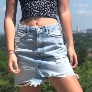 Abercrombie Women’s Denim Light Wash Skirt 25 0